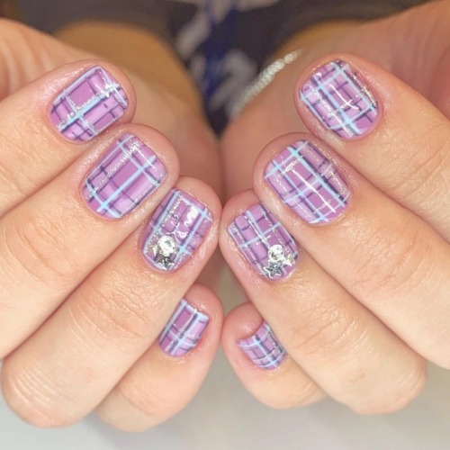 Handpainted plaid with a little gem cluster for @kelly_m_kirsch...