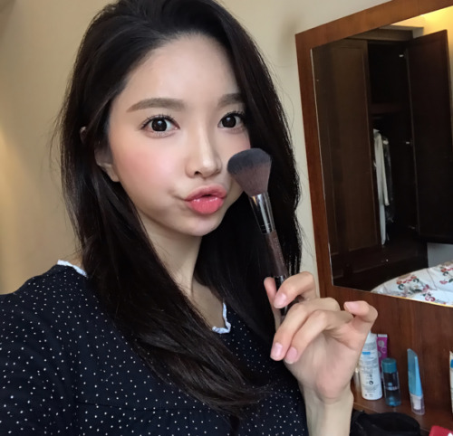 korean-dreams-girls:Park SooYeon - Selcas     