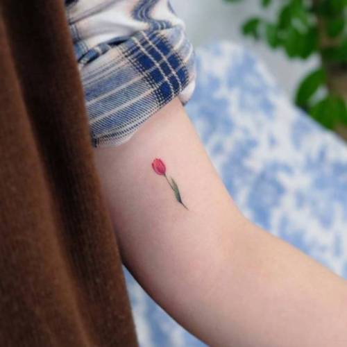 By Siyeon, done at Studio by Sol, Seoul. http://ttoo.co/p/157090 flower;small;bicep;siyeon;watercolor;tiny;tulip;ifttt;little;nature;illustrative