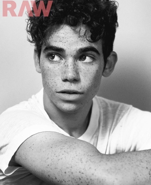 sophl:cameron boyce for raw