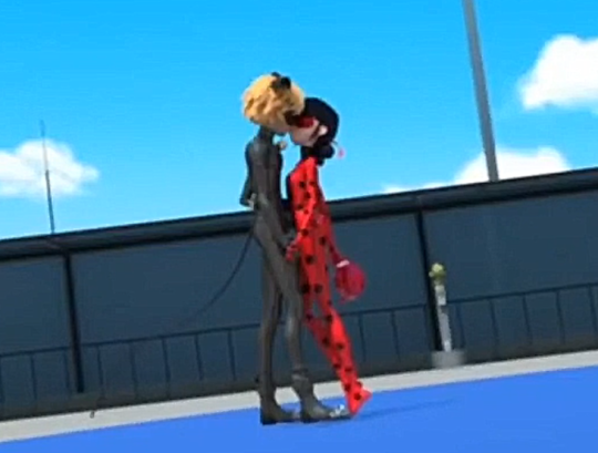 Vulkiins House Of Darkness Chat Noir And Ladybug Kiss