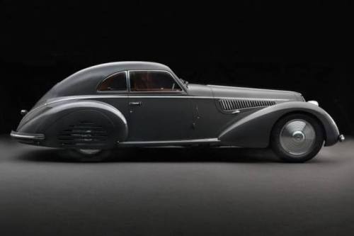 situa-emo-tions:frenchcurious:Alfa Romeo 8C 2900B Berlinetta...