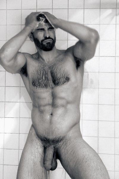 Hot men in the shower, caught your attention? I know I did.