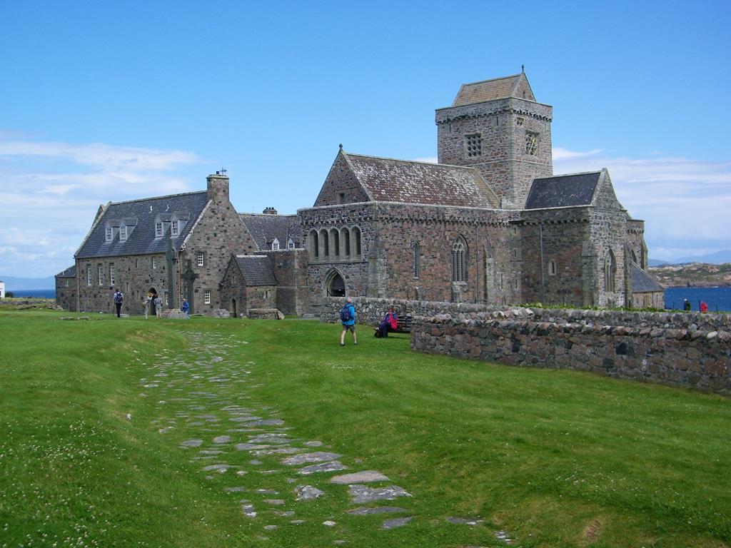 Mary Queen Of T H O T S — Iona Abbey Is Located On The Isle Of Iona ...