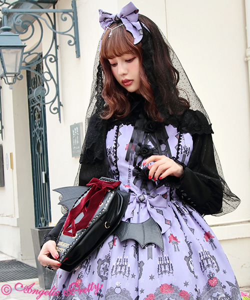 heckyeahlolitafashion:Angelic PrettyAngelic Bat 2way pochette