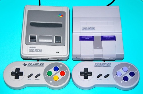 Ohhhhh look at my UK and USA SNES Classic Mini’s :D which is...