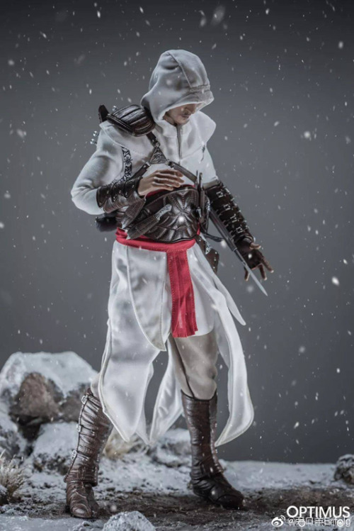 Assassin’s Creed Altair Figure by DamtoysPretty!