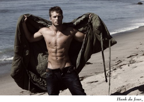Your Hunk of the Day: Jesse Roberts http://hunk.dj/7278