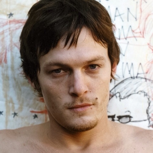 ninetyicons:norman reeduso amor da minha vidaaalike se...