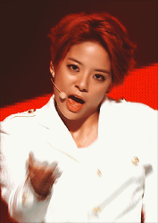 1krystaljung:idol/era: amber + red light for anon