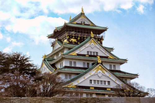 marshimoo:sixpenceee:Osaka Castle is a Japanese castle in...