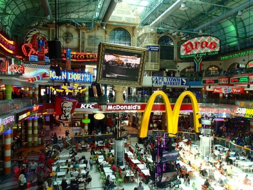 biggyman:spectrometrie:this food court is insanethis is a...