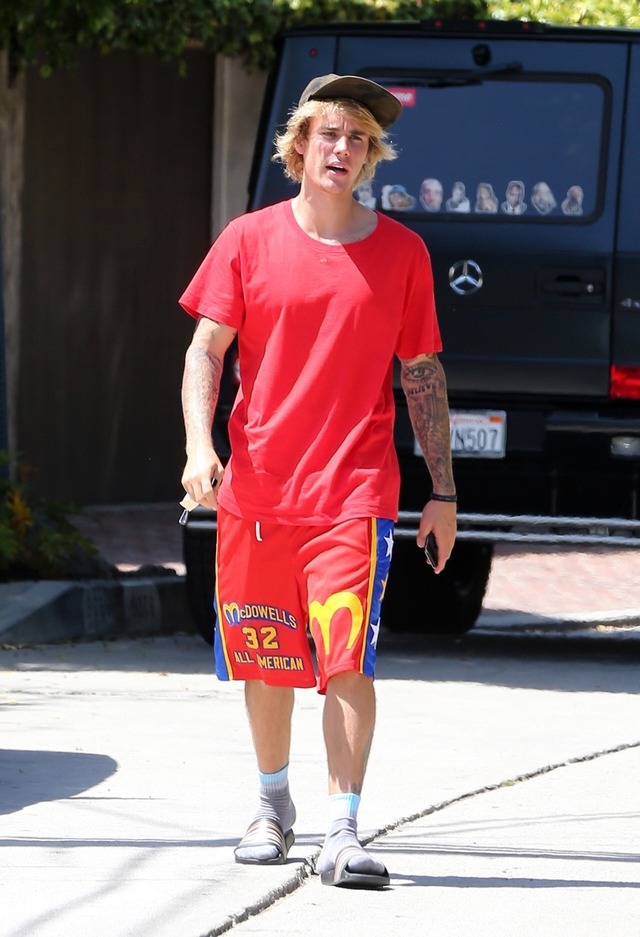 Famous-Socks — Justin Bieber