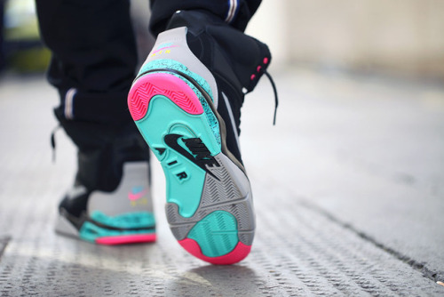 neueste Nike Air Command Force Spurs 90S David Robinson neueste Nike Air Command Force Spurs 90S David Robinson