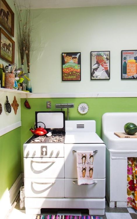 magicalhomestead:Cute vintage kitchen with happy lime green...