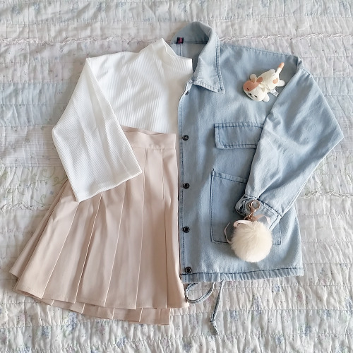 uyuro:ootd for 160723! had a study date at the library, and a...