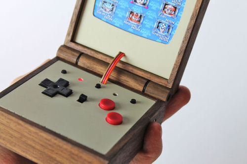 it8bit:Love HultenPE358 Handheld Emulator SystemPocket...