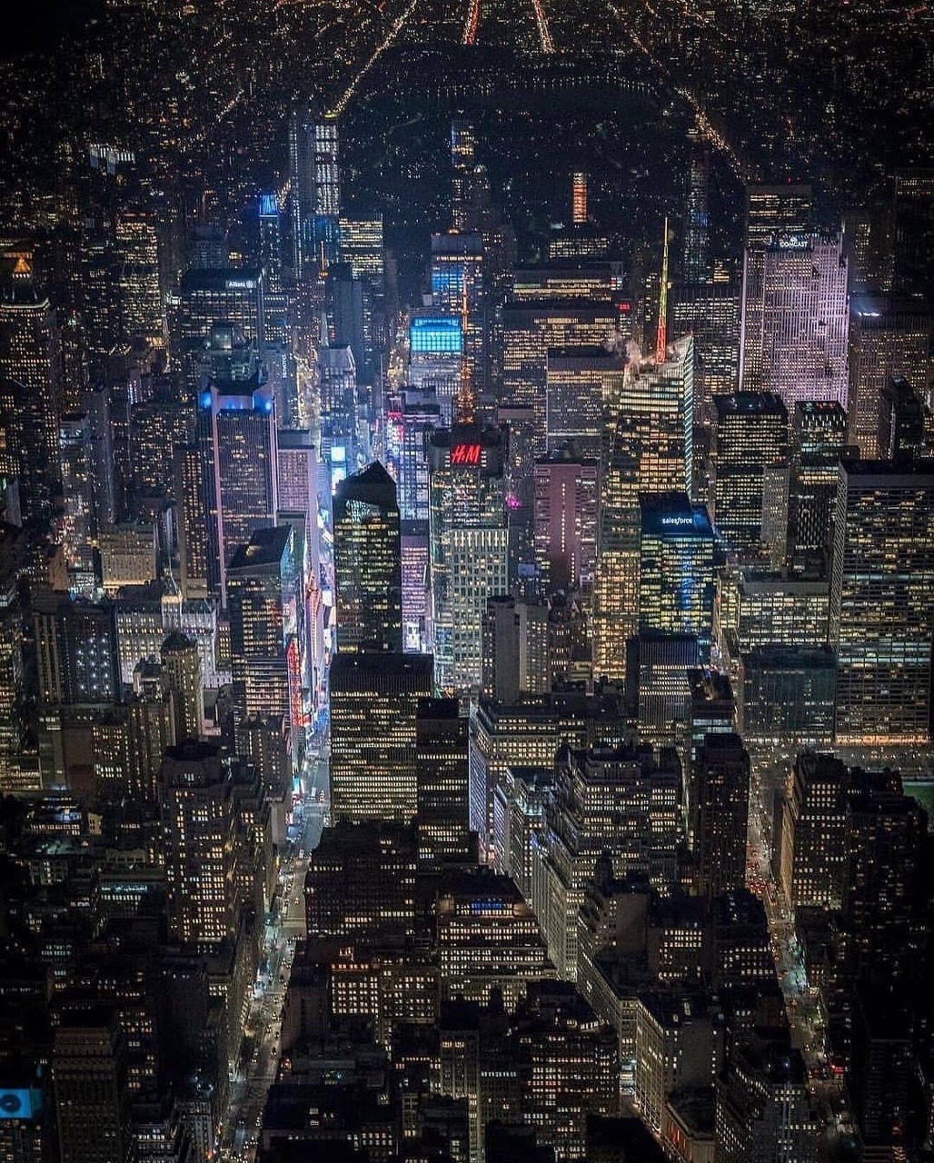 Midtown Manhattan at night by Q | Florida