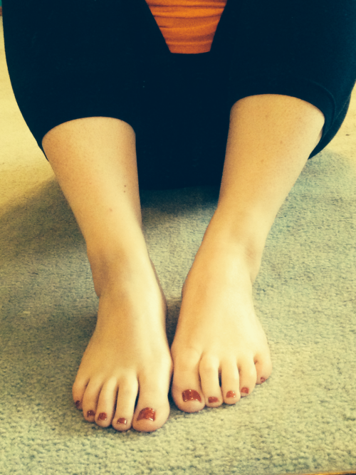 feastt-yourr-eyess:Had a request to post photos of my feet!...