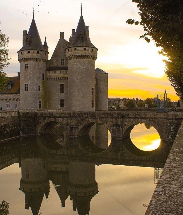 Château de Sully sur Loire, France - instagram.com