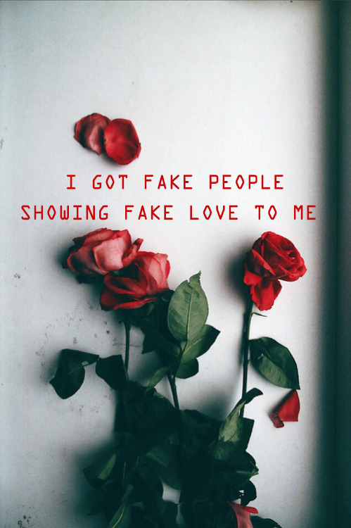 lonelystr:Fake Love//Drake