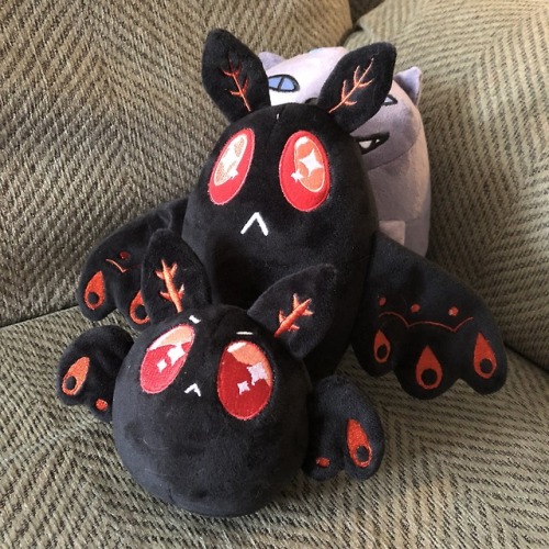 secondlina:Mothman & Mothball plush kickstarter is NOW...