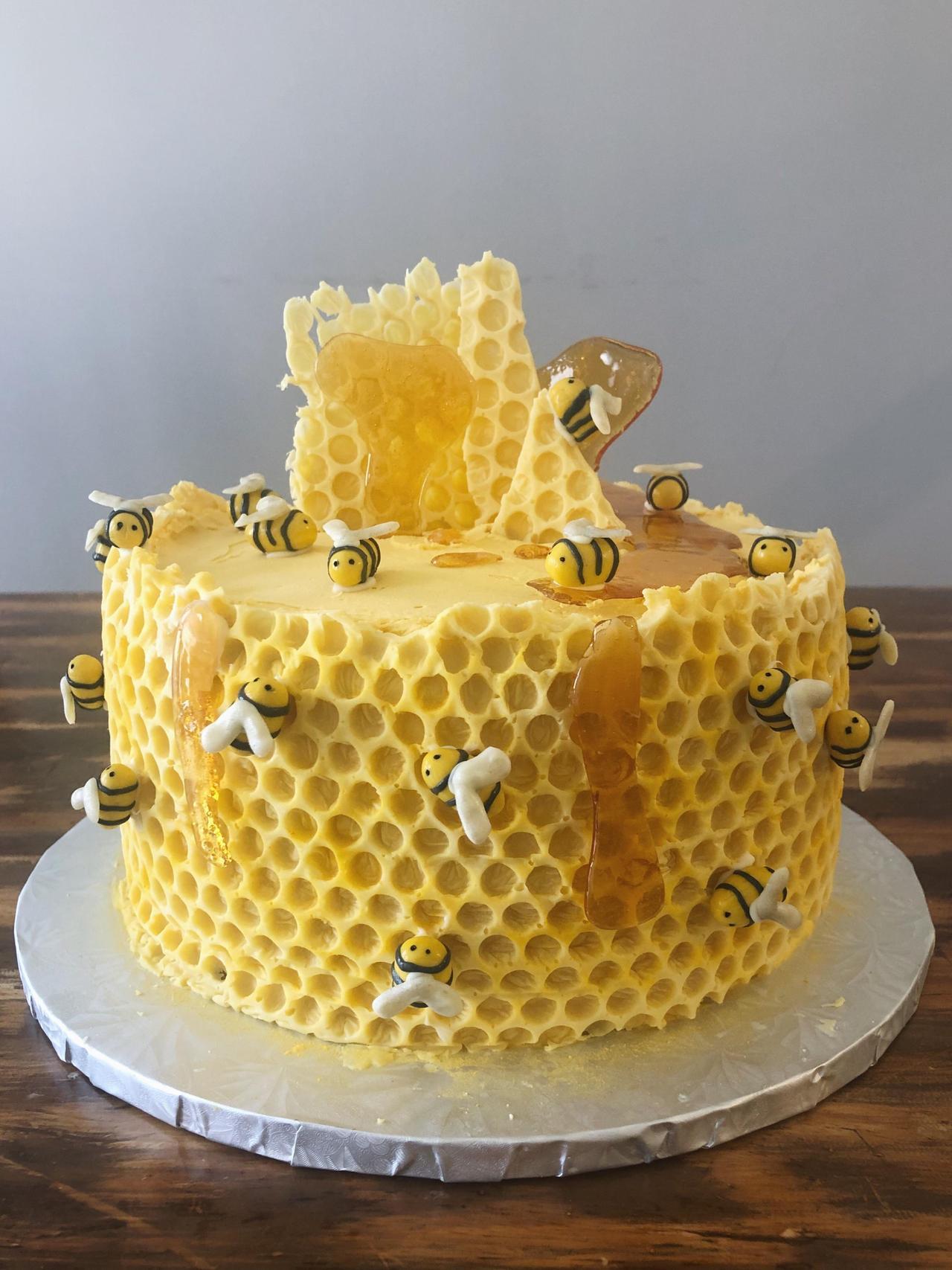 Swanky Desserts Really Happy With This Baby Bumblebee Cake I