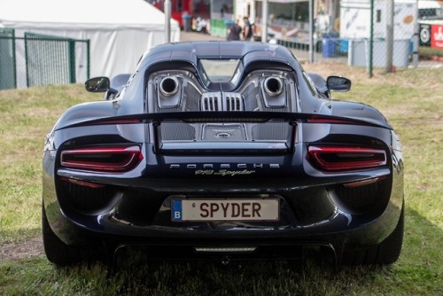 topvehicles:Porsche 918 Spyder via reddit