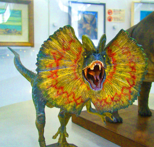 feathered dilophosaurus