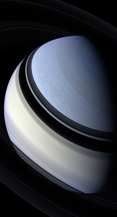 astronomyblog:Image of Saturn taken by the Cassini spacecraft...