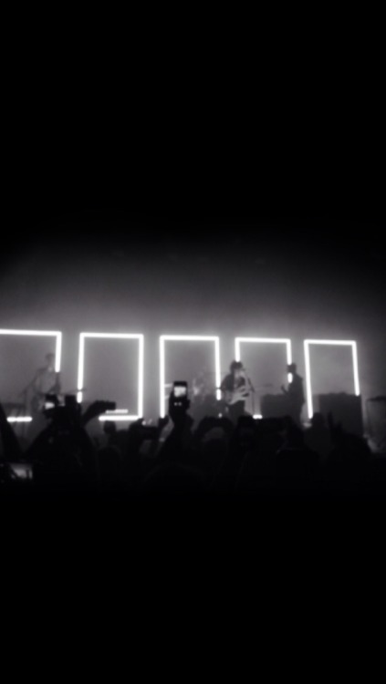 lock-screens:the 1975