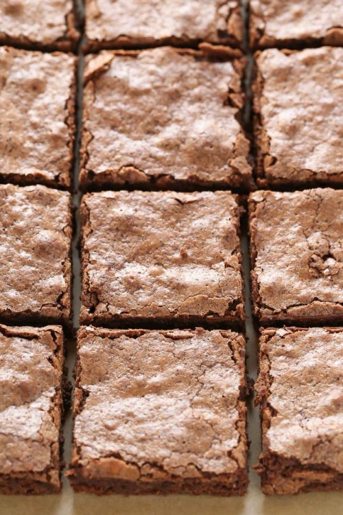 foodffs:HOMEMADE FUDGY BROWNIESReally nice recipes. Every...