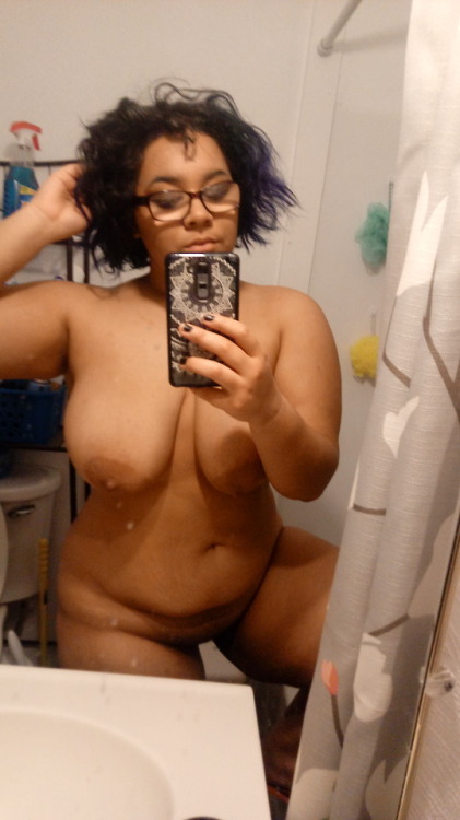 sunfl0urseeds:post clubbing, pre shower nudesFor those...