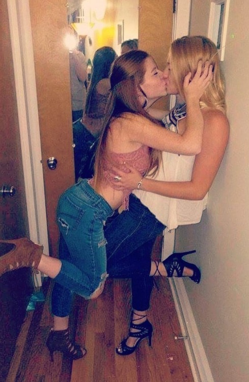 bicurious-bisexual-lesbian:Cornered, but she doesn’t seem to...