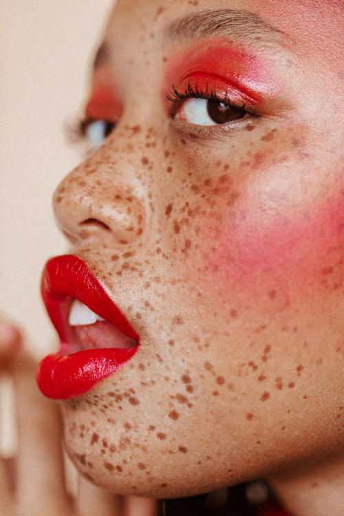 boringangel:salem mitchell for into the gloss