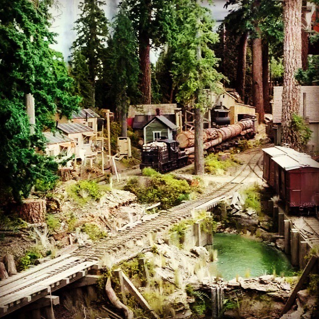 logging model railroad layouts
