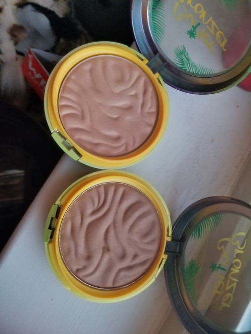 swatchmystash:Butter Bronzer shade comparison