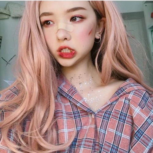 ulzzanggirls-icons:*✲ﾟ* random ulzzang girl, like or reblog if...