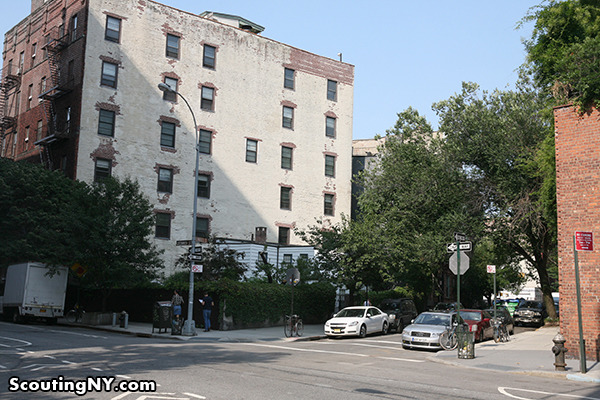 scoutingny:
“ This is a 200-year-old farmhouse in the West Village - and it might be torn down to build condos
”
Absolutely fucking not.