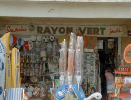 chanelbagsandcigarettedrags:Le rayon vert, 1986