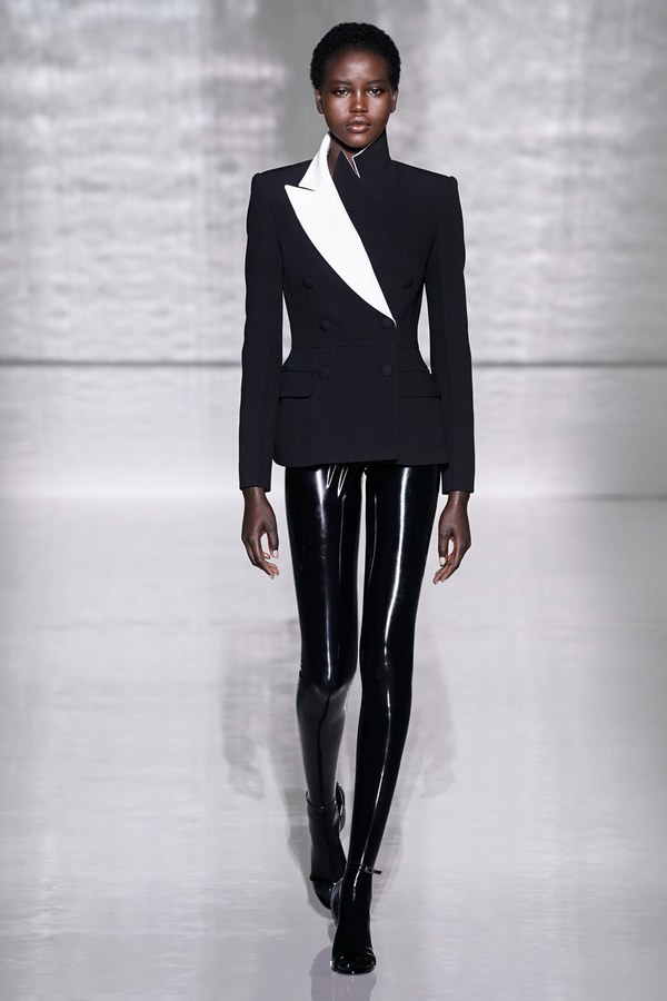 Givenchy in Paris, latex and PVC: Integrating the slick & shiny into ...