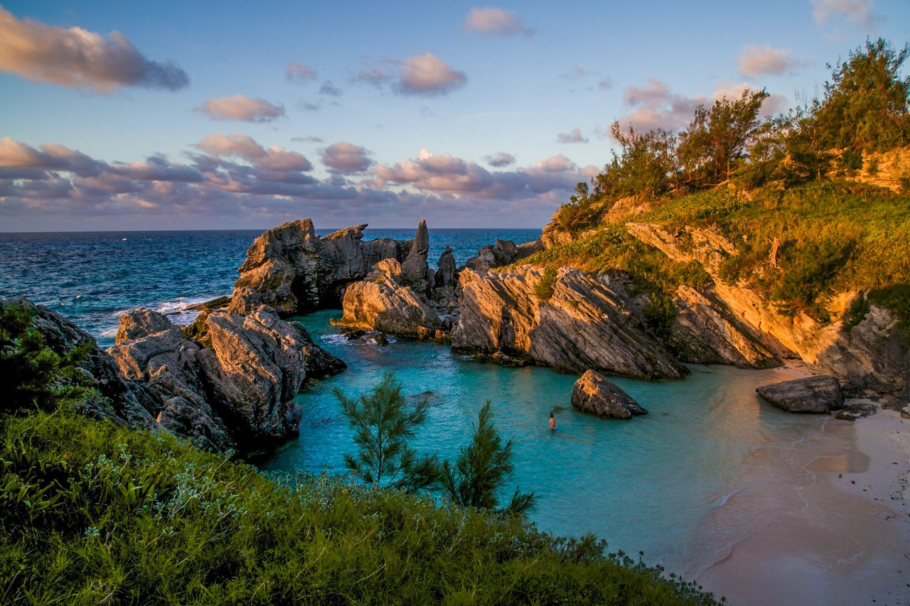 Horseshoe Bay Sunrise / Bermuda (by JulyRiver). - It's a beautiful world