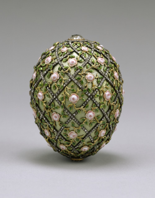 theladyintweed:The Fabergé Rose Trellis Egg Made in 1907 for...