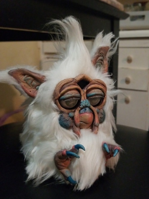 furbyfuzz:almedha:i finished my furby mod @v@Holy wow what...