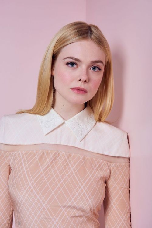 Resultado de imagem para jean grey fancast elle fanning