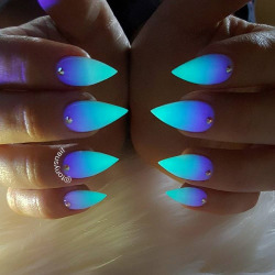 Glow Nails Tumblr
