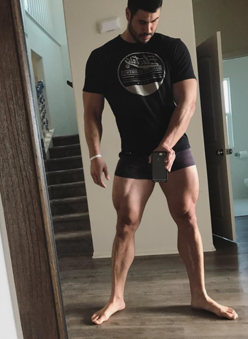 guysbigfeet:barefootnfamous:Danny Jones [Fitness...