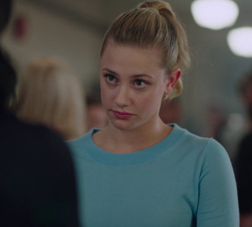 Betty Cooper Outfit Watch — 1x03 Chapter Three: Body Double