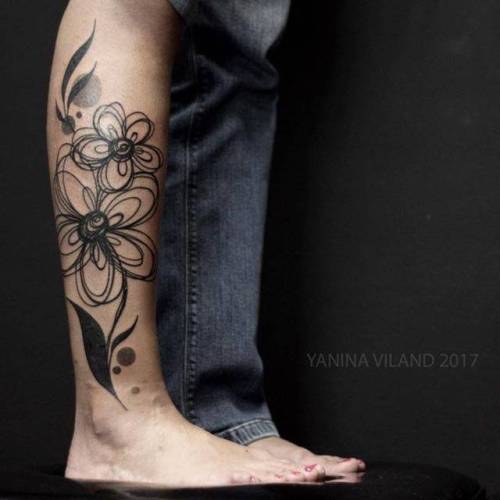 By Yanina Viland, done at Estúdio Teix, Curitiba.... flower;leg;abstract;big;yaninaviland;facebook;nature;twitter;illustrative