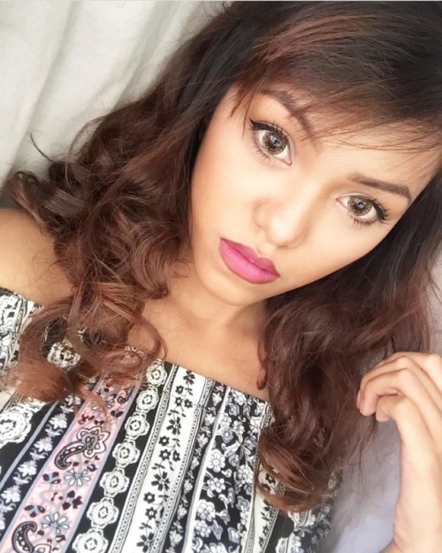 exaltedroses:Cute malay girl with a tongue stud on bigo...